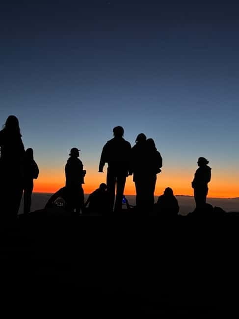 Teide: Small Group Sunset Adventure with Picnic & Stargazing - Who should book this experience?