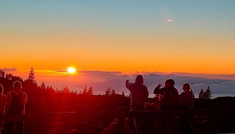 Tenerife: Sunset Night Tour and Stargazing at Teide + Dinner - What to bring for a better night
