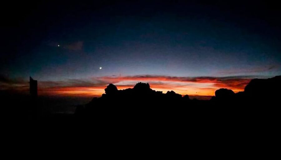 Tenerife: Sunset Night Tour and Stargazing at Teide + Dinner - Telescope time under a dark sky