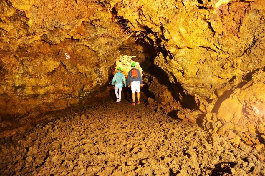 Terceira Island: Caves and Craters Tour - How the guide affects the experience