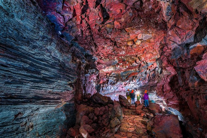 The Lava Tunnel Tour - Raufarhólshellir - Meeting at Raufarhólshellir and getting ready