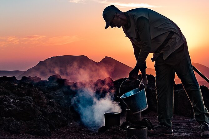 Timanfaya Evening Experience and Volcano Dinner - Key points at a glance