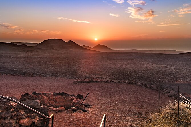 Timanfaya Evening Experience and Volcano Dinner - Dinner cooked over volcanic heat