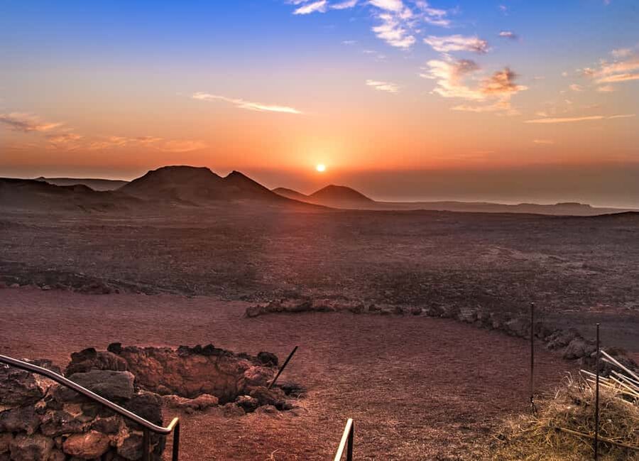 Timanfaya National Park: Evening Tour with Volcano Dinner - Dinner cooked over volcanic heat