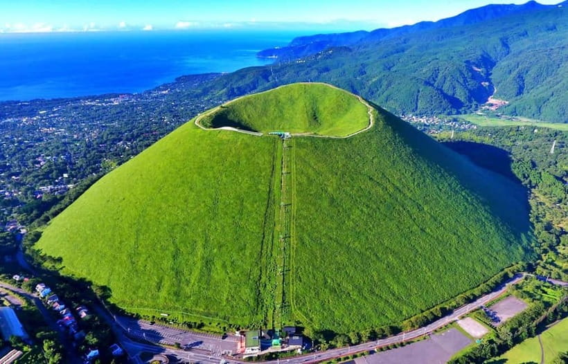 Tokyo: Izu Scenic Oceanview Train, Volcano, Coast Day Trip - A quick stop at Ito Marine Town