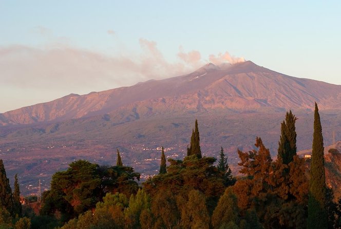 Tour to the Summit Craters of Etna 2920 meters with cable car and Jeep - The key facts at a glance
