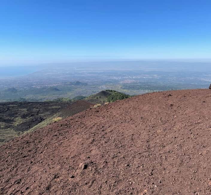Tours Privato in Mini van Monte Etna e Taormina da Siracusa - Walking the Silvestri craters
