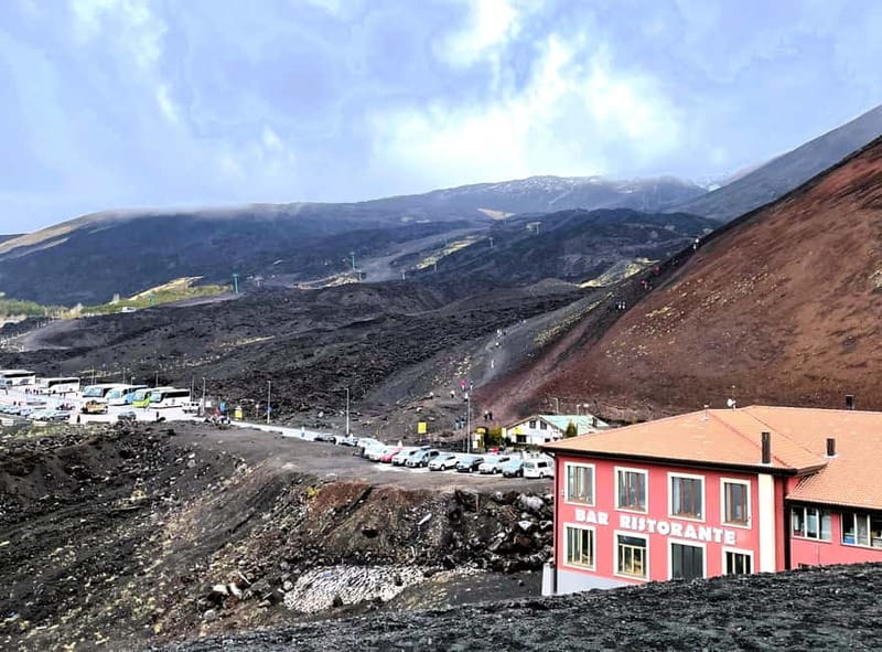 Tours Privato in Mini van Monte Etna e Taormina da Siracusa - Reaching Mount Etna and Rifugio Sapienza
