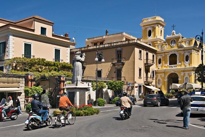 Transfer from Naples to Sorrento with a stop at Pompeii and Mt Vesuvius(1-8 PAX) - The ride from Naples: useful, but timing matters