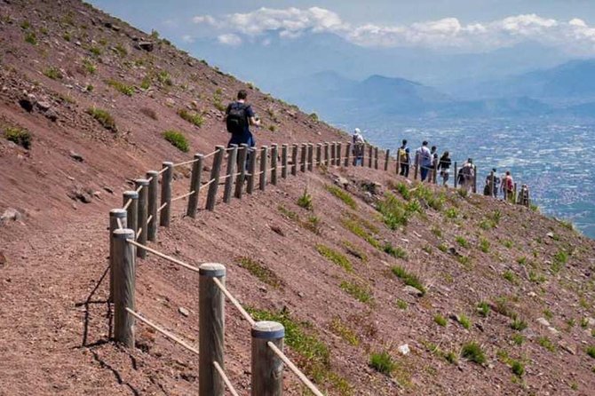 Transfer from Naples to Sorrento with stop at Pompeii &MtVesuvius - Key points at a glance