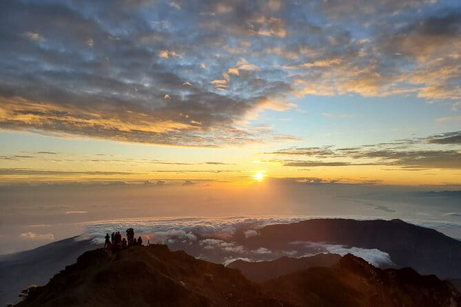 Trekking Mt. Rinjani 2D1N Via Sembalun - Crater Rim - Summit - What the Sembalun route is really like