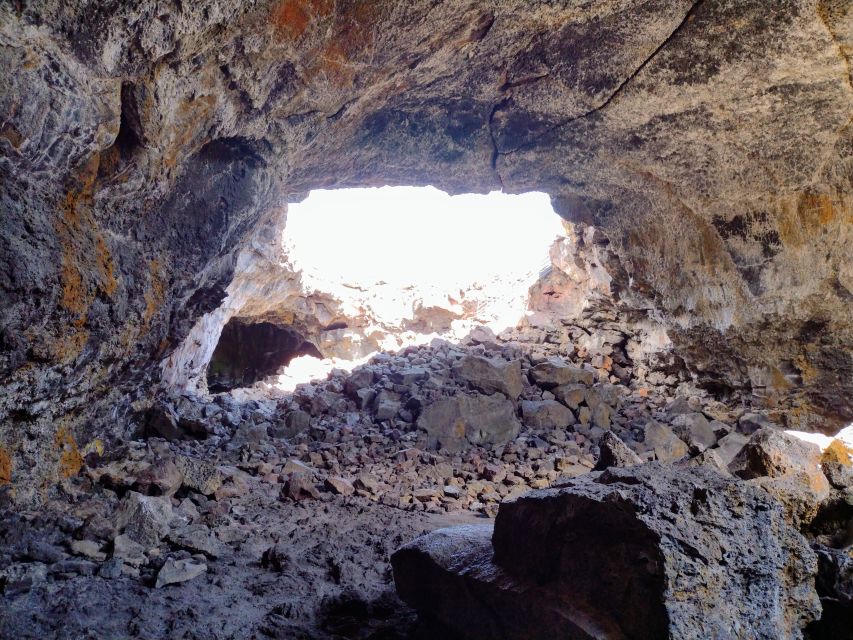 Twin Falls: Craters of the Moon Full-Day Tour with Lunch - The seven-mile loop and its useful stops