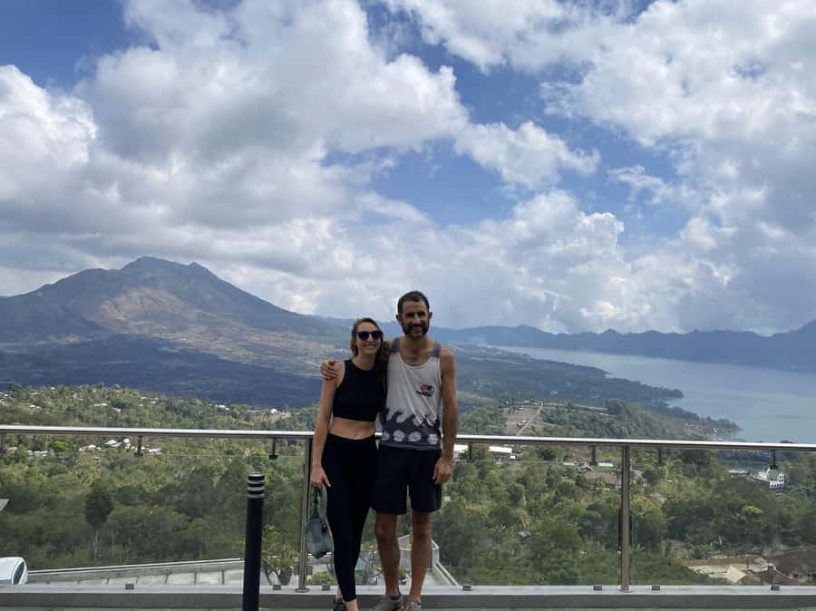 Ubud: Downhill Bike Tour with Rice Fields, Volcano and Meal - Transport, guides, and the private-tour advantage