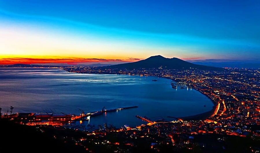 Vesuvius National Park Skip-the-Line Ticket - When to walk and when to take the shuttle
