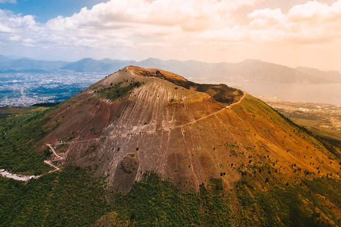Vesuvius tour entrance to the crater and return bus - Key points to know before you book