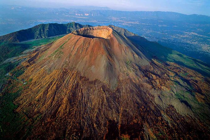 Vesuvius, V.I.P. the only Tour with Volcanological Guide - At the crater: seeing Vesuvius from the inside edge