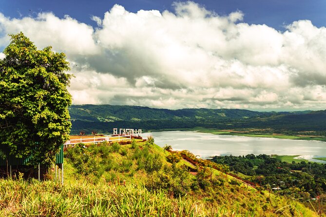 Views Of heaven, peasant afternoons Volcano & Lake - What the positive feedback gets right