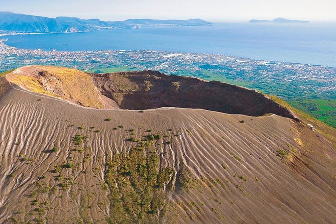 Vintage Van Experience: Tour and Transfer to Mt. Vesuvius - Climbing toward the crater