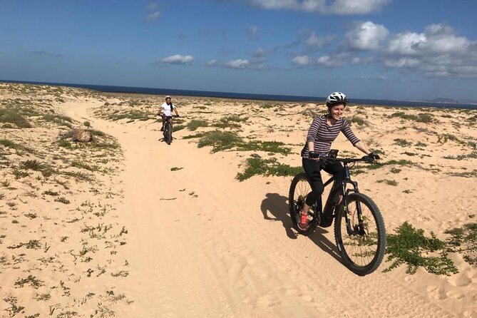 Volcanic Discovery PREMIUM eBike Tour: 35 km - What makes this 35-kilometer ride worth considering