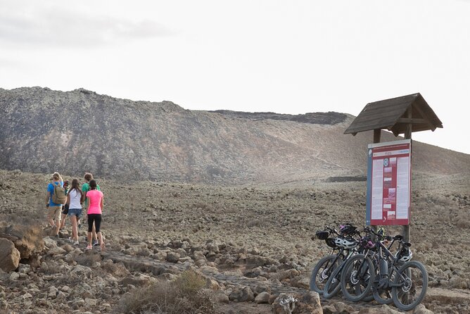 Volcanic Discovery PREMIUM eBike Tour: 35 km - Popcorn Beach and the return to Corralejo
