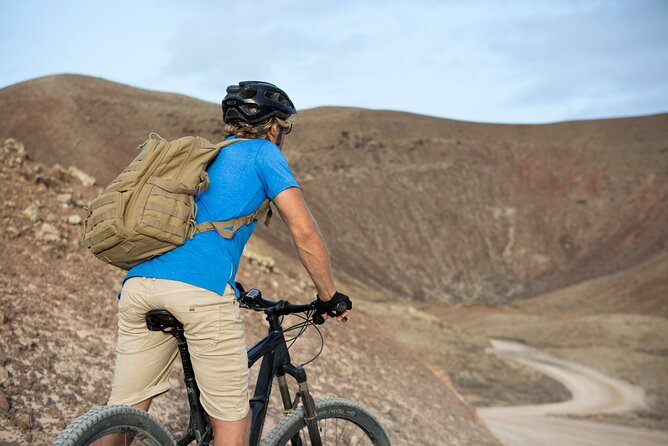 Volcanic Discovery PREMIUM eBike Tour: 35 km - Calderon Hondo and the short volcano walk