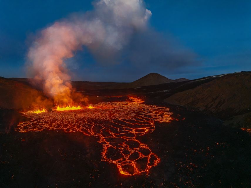 Volcano Exhibition and Cinema - Lava Centre Iceland - The Cinema: Recent Eruptions in Grindavík and at the Blue Lagoon