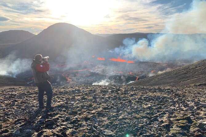Volcano Hike & Northern Lights Combo Tour - A long Iceland day, split between fire and sky