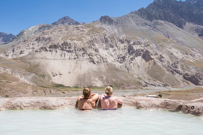 Volcano & Hotsprings 4K - The early pickup and drive into Cajón del Maipo