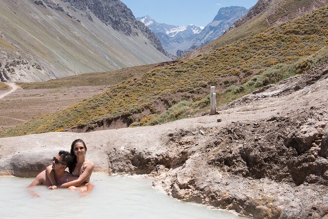 Volcano & Hotsprings 4K - Reaching the 2,500-meter viewpoint