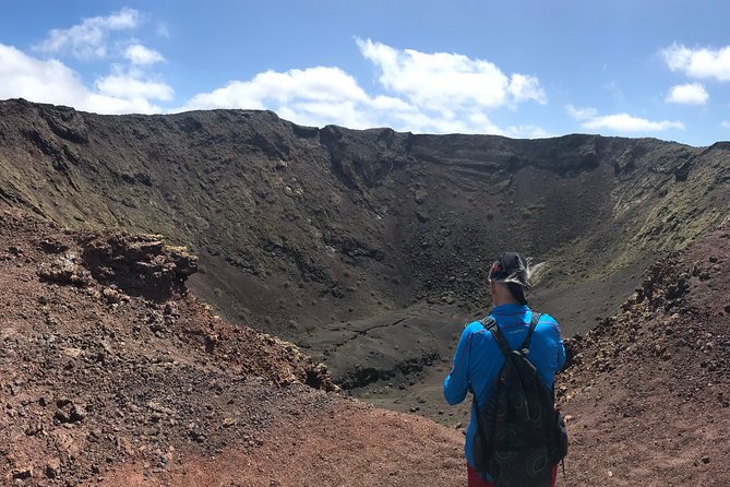 Volcano Trekking Tour (Timanfaya eruptions) - From the meeting point to La Rilla Volcano