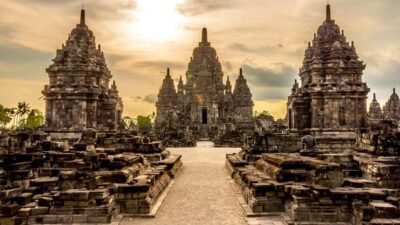 Borobudur sunrise, Merapi volcano & Prambanan