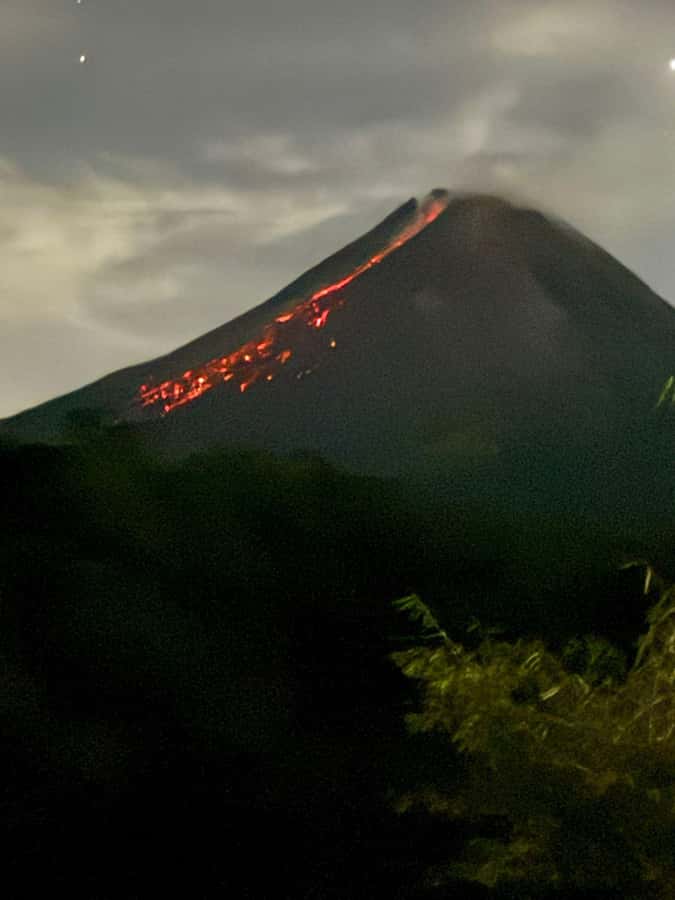 Yogyakarta: Merapi Volcano Lava View with Turgo Hill option - Guides who make the waiting worthwhile