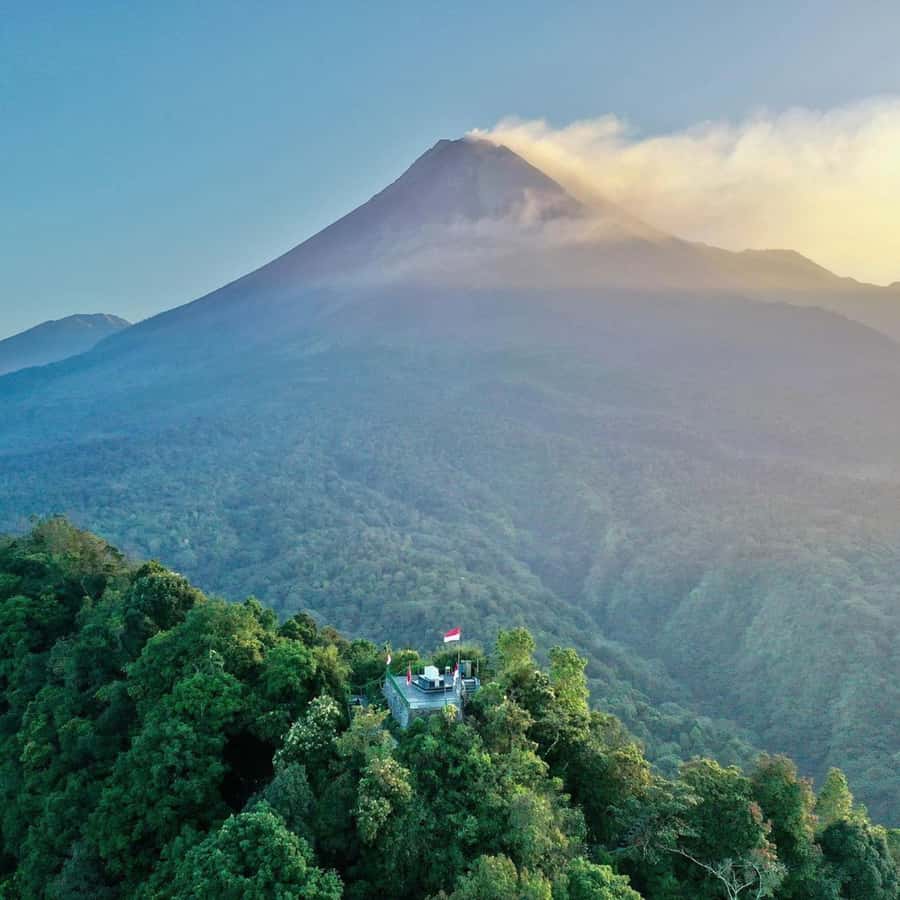 Yogyakarta Volcano: Merapi Volcano on Hilltop (Lava Viewing) - Why Merapi is worth seeing at night