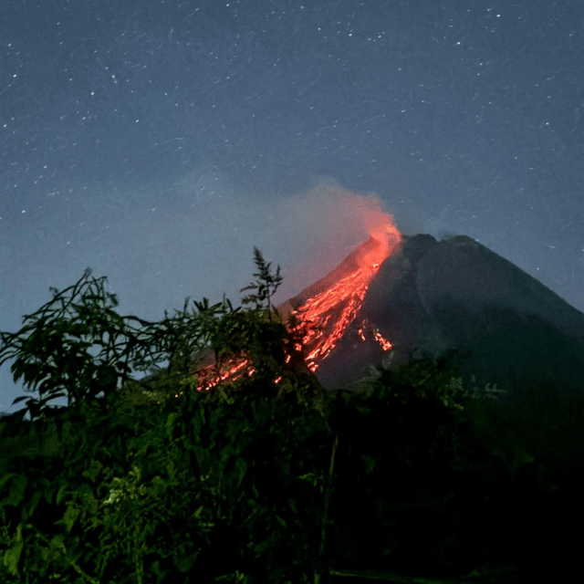 Yogyakarta Volcano: Merapi Volcano on Hilltop (Lava Viewing) - The easy option: watch from a calm viewpoint
