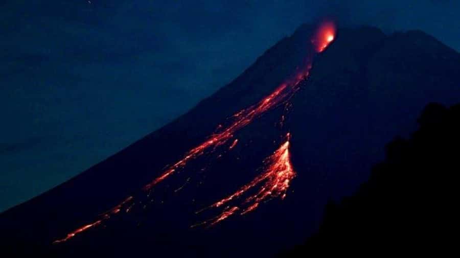 Yogyakarta Volcano: Mount Merapi on Hilltop (Lava View) - What you see from the main viewpoint